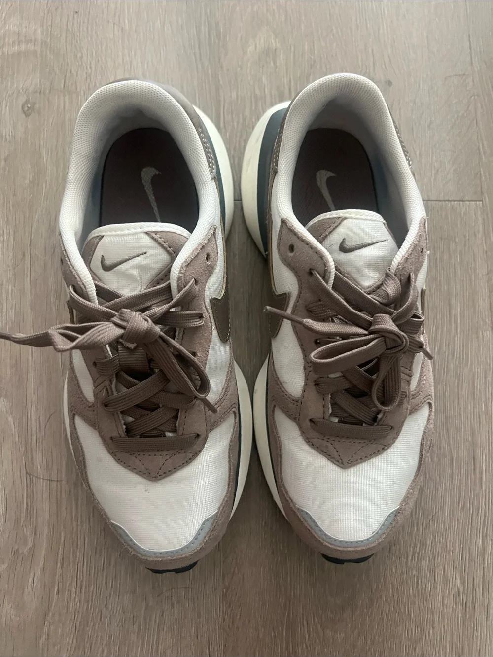 Nike lightweight retro
